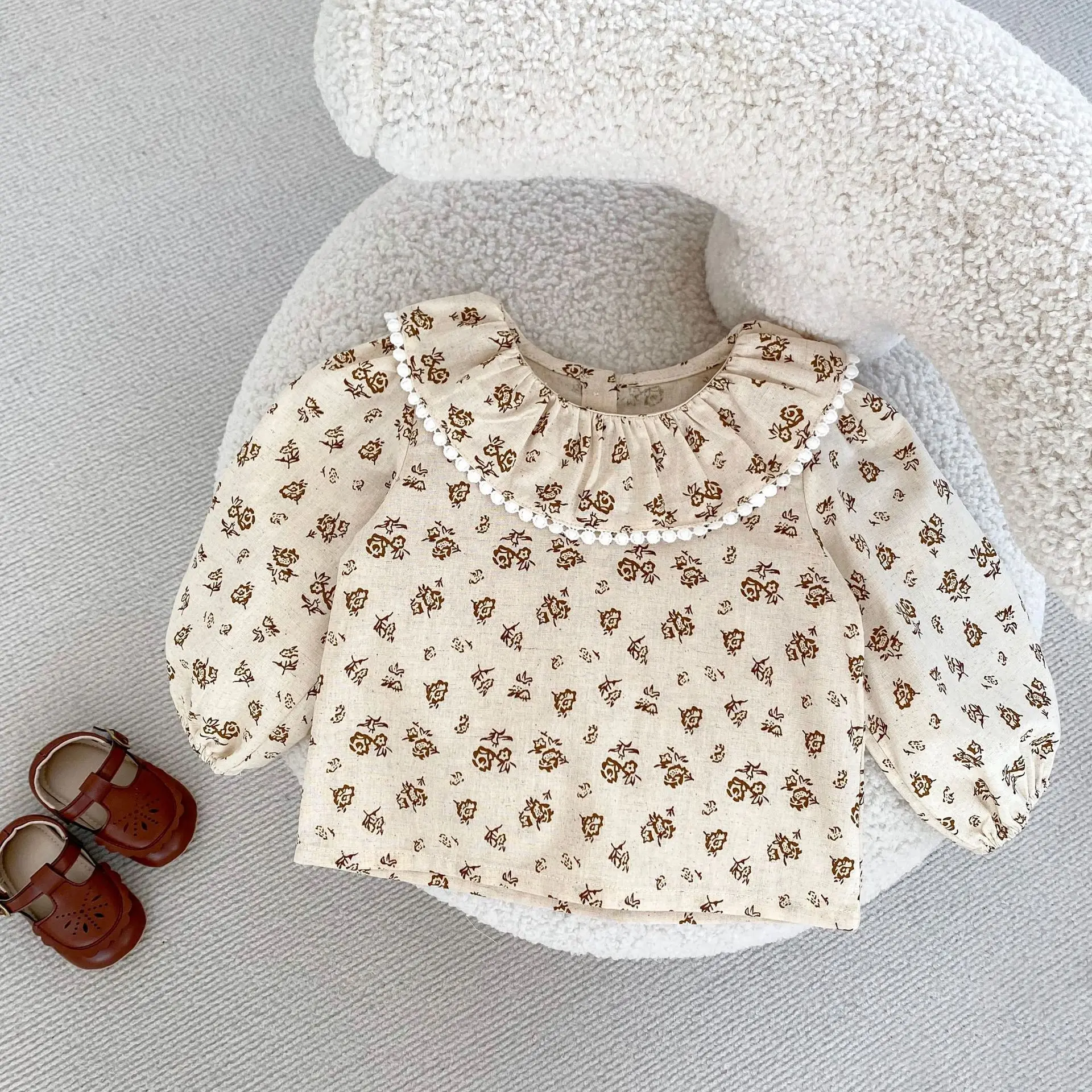 

Новая летняя одежда для малышей 0-3 лет, модный топ для маленьких девочек, изысканный топ с длинными рукавами и воротником с рюшами и цветочным принтом