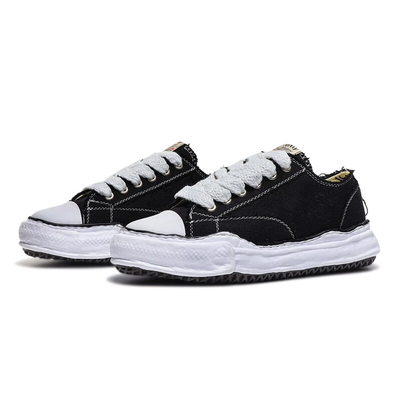

Niche Fashion Design High Quality Unisex Canvas Shoes Men Women Low Top Casual Sneakers Breathable Non-Slip Flat Rubber Sole