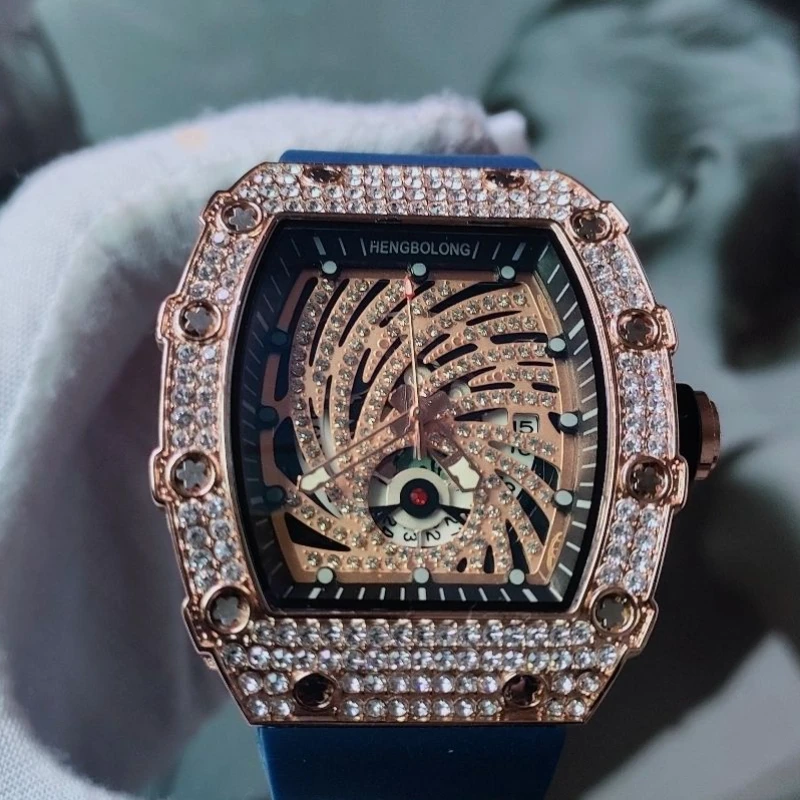 

Tonneau Fashion Hollow Design Quartz Watches Mens Gypsophila Diamonds Business Luxury Top Sport Watch Date AAA Clock Relogio