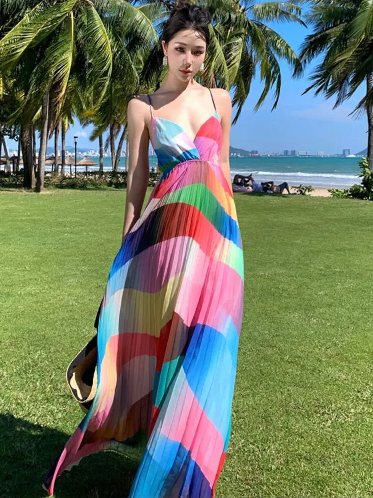 Elegante Sommer Regenbogen Welle Streifen Slip Frauen Kleid V-Ausschnitt rücken frei Strand Stil Urlaub langes Kleid plissierte Bandage Dame Kleidung