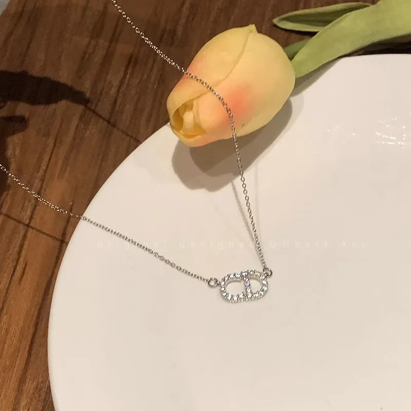 2024 New Luxury Letter Cd Zirconia Necklace Women's Lightweight High-end Feel Pig Nose Elegant Clavicle Chain Accessories