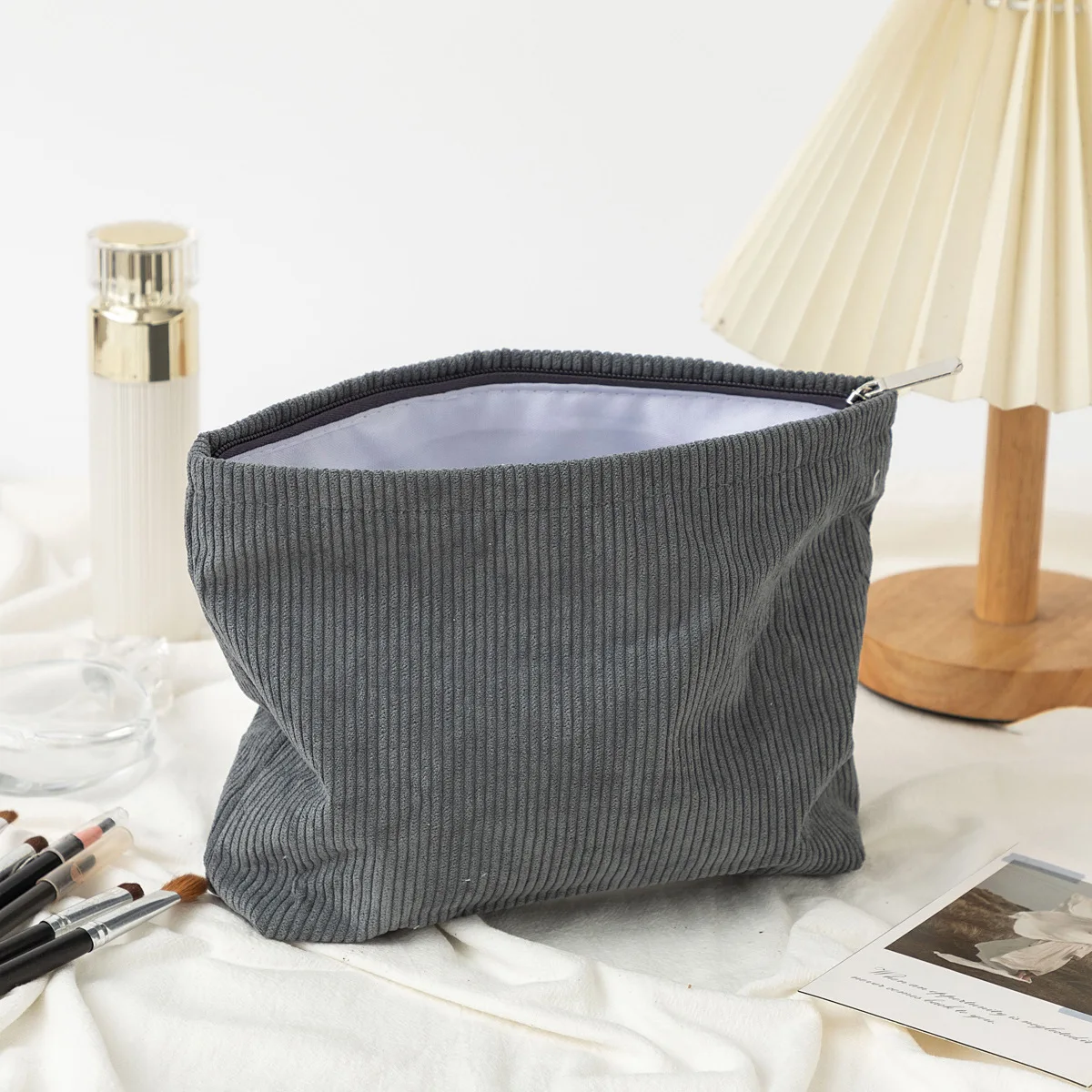 bolsa-de-cosmeticos-feminina-coreana-em-corduroy-organizador-de-maquiagem-em-cor-solida-pouch-de-viagem-para-produtos-de-higiene