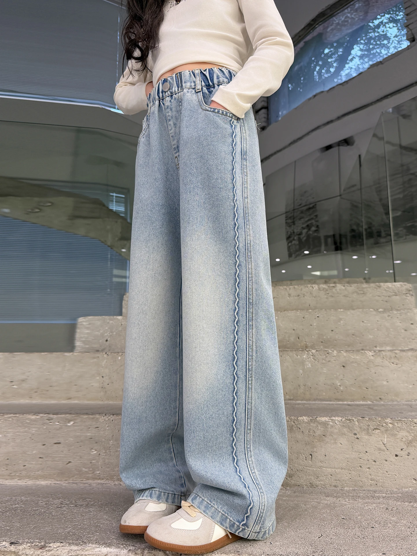 

Girls Spring Autumn Wide Leg Jeans Wave Design Casual Comfortable Natural Waist Children's Fashion Pants 2026 New Style