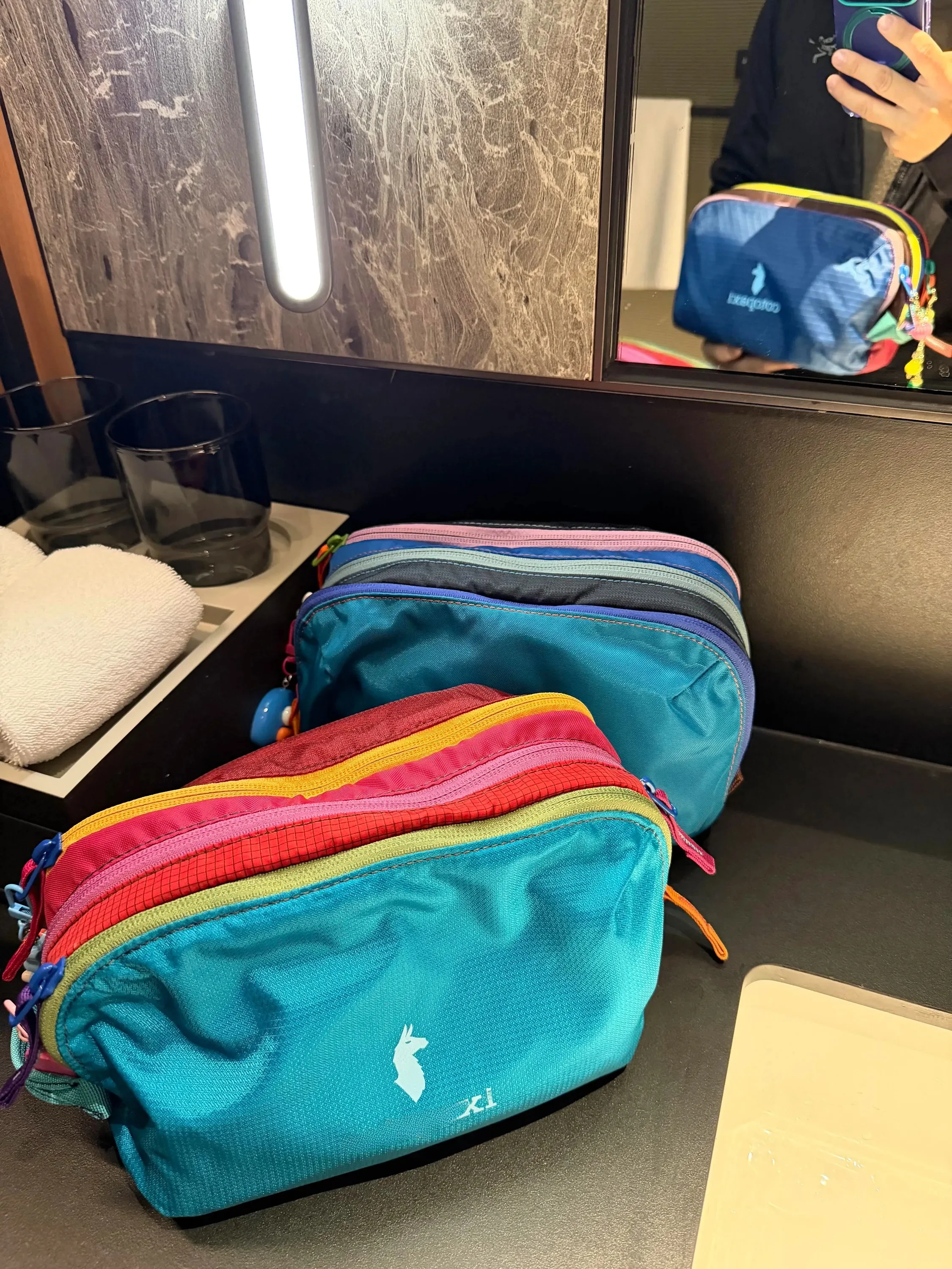 cotopaxi-dopaamine-large-capacity-waterproof-lightweight-travel-nylon-makeup-bag-outdoor-storage-organizer