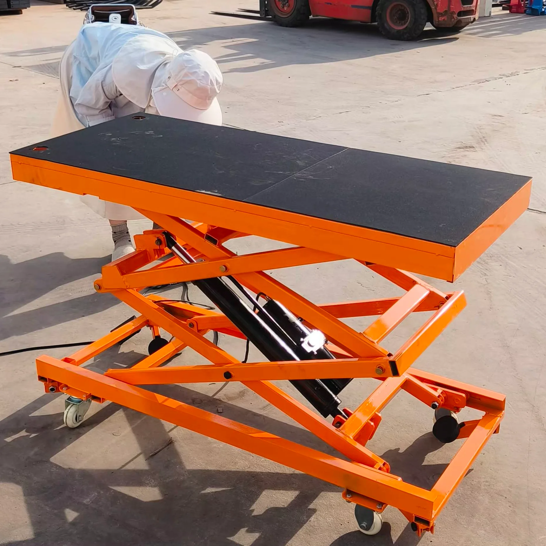 

Foot pedal mobile electric hydraulic lifting stool decoration special wall plastering tile flatbed car