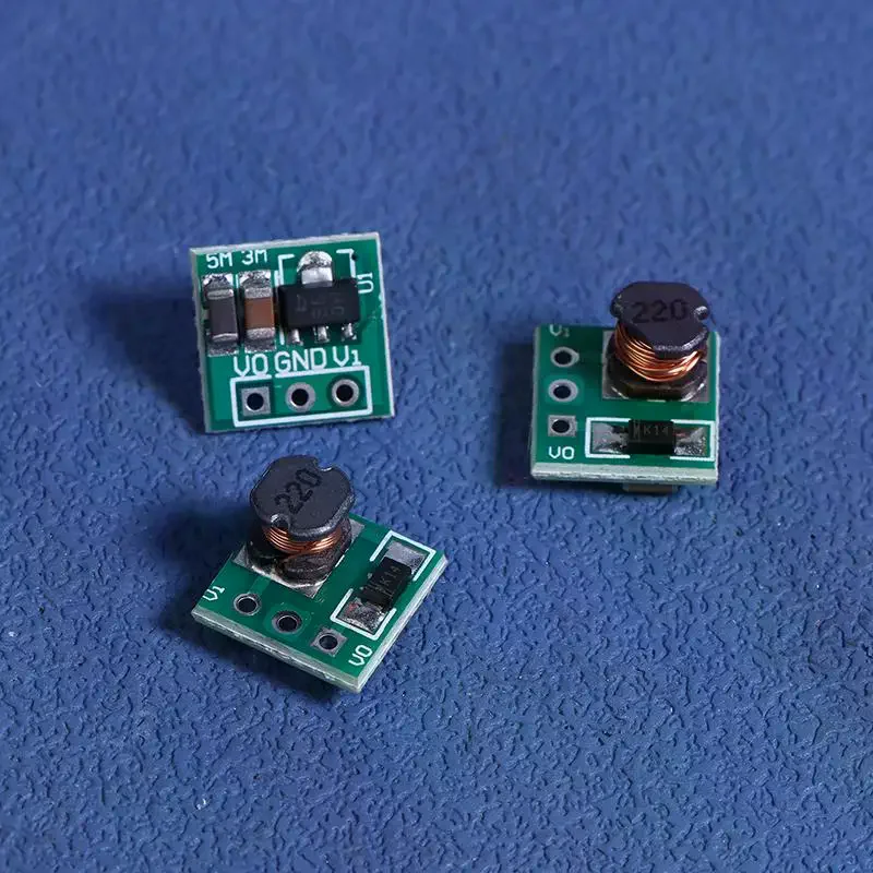 1.5V 1.8V 2.5V 3V 3.3V 3.7V 4.2V a 5V DC-DC Modulo di conversione boost da 0.9-5V a 5V DC-DC Step-Up Modulo di potenza Tensione Boost Conve