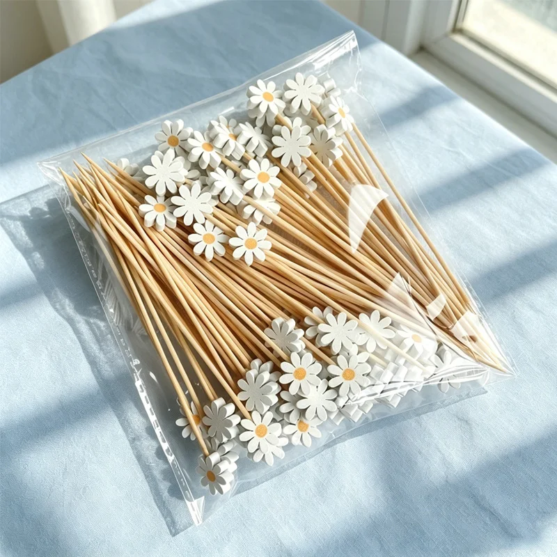 50 pcs Daisy Decorative Bamboo Slips Fruit Slips Cocktail Cake Dessert Sticker Party Afternoon Tea Decorative Slips