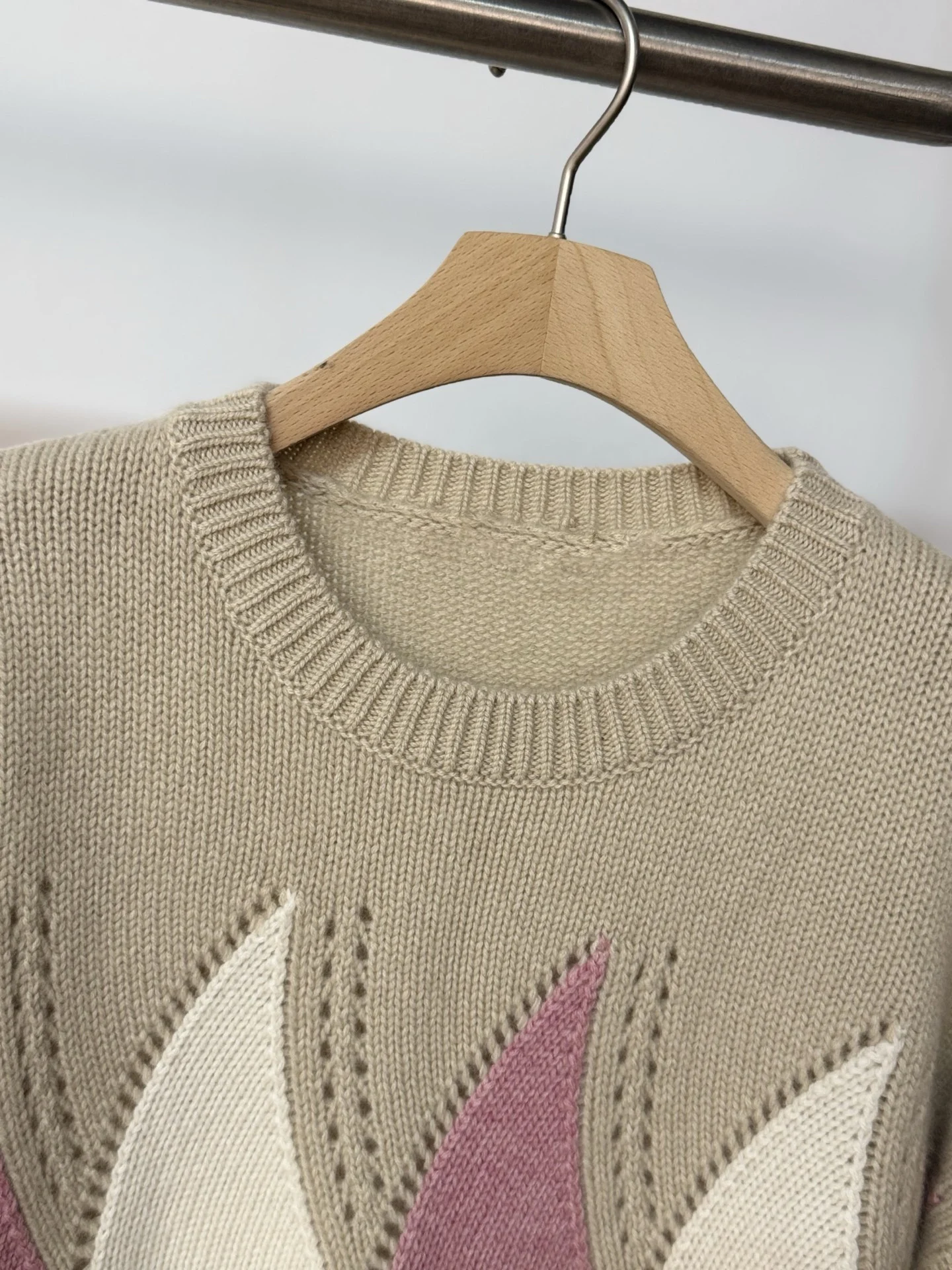 2025 Autumn And Winter New High-Quality Cashmere Thickened Colorblock Knitted Sweater Jacket Fashionable And Casual