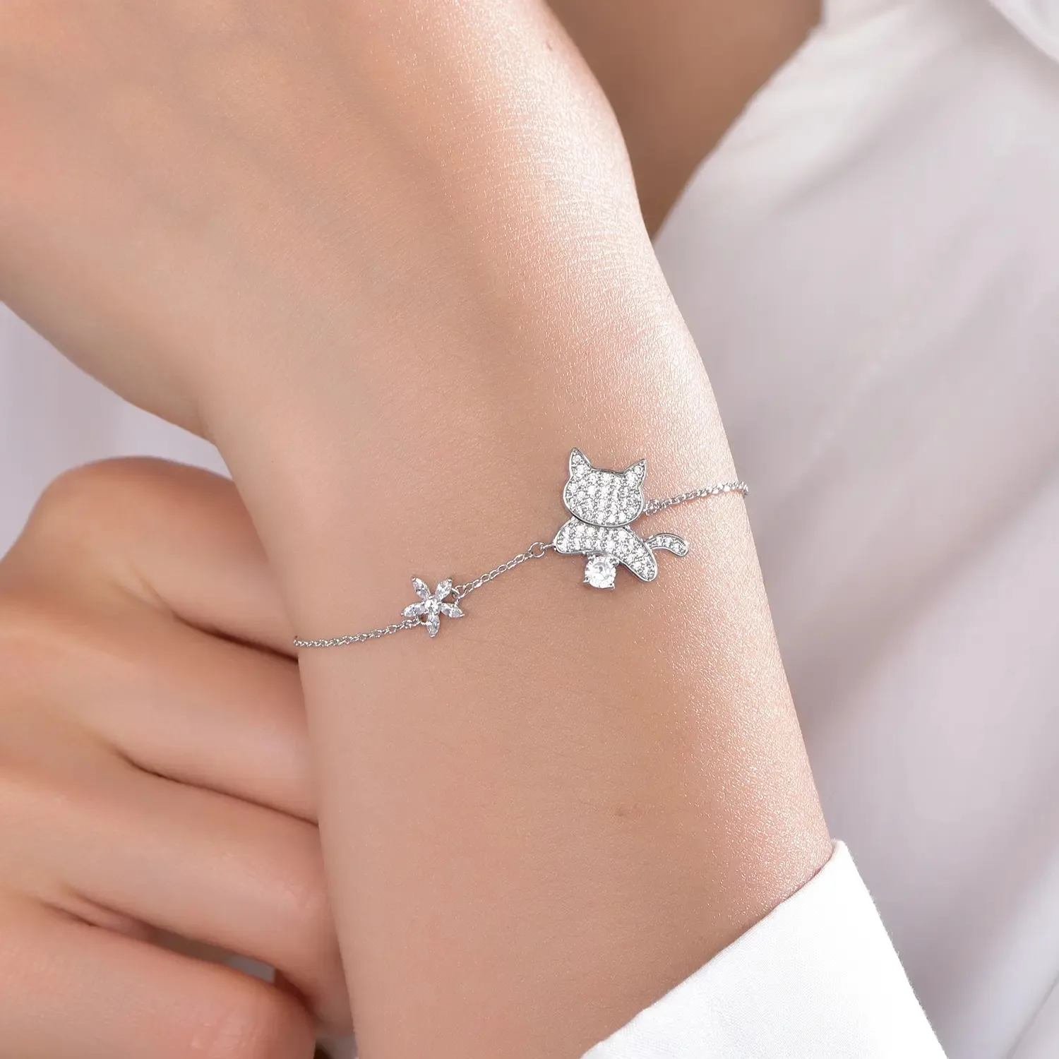 TKJ Cute Cat Charms 925 Sterling Silver Bracelet Sparkling Zircon Pendant Bracelets Adjustable Extension Chain Jewelry for Women
