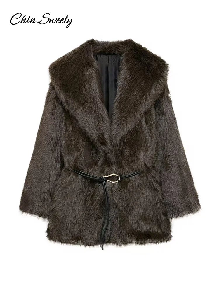 Рисунок 3 - Роскошные женские пальто с лацканами