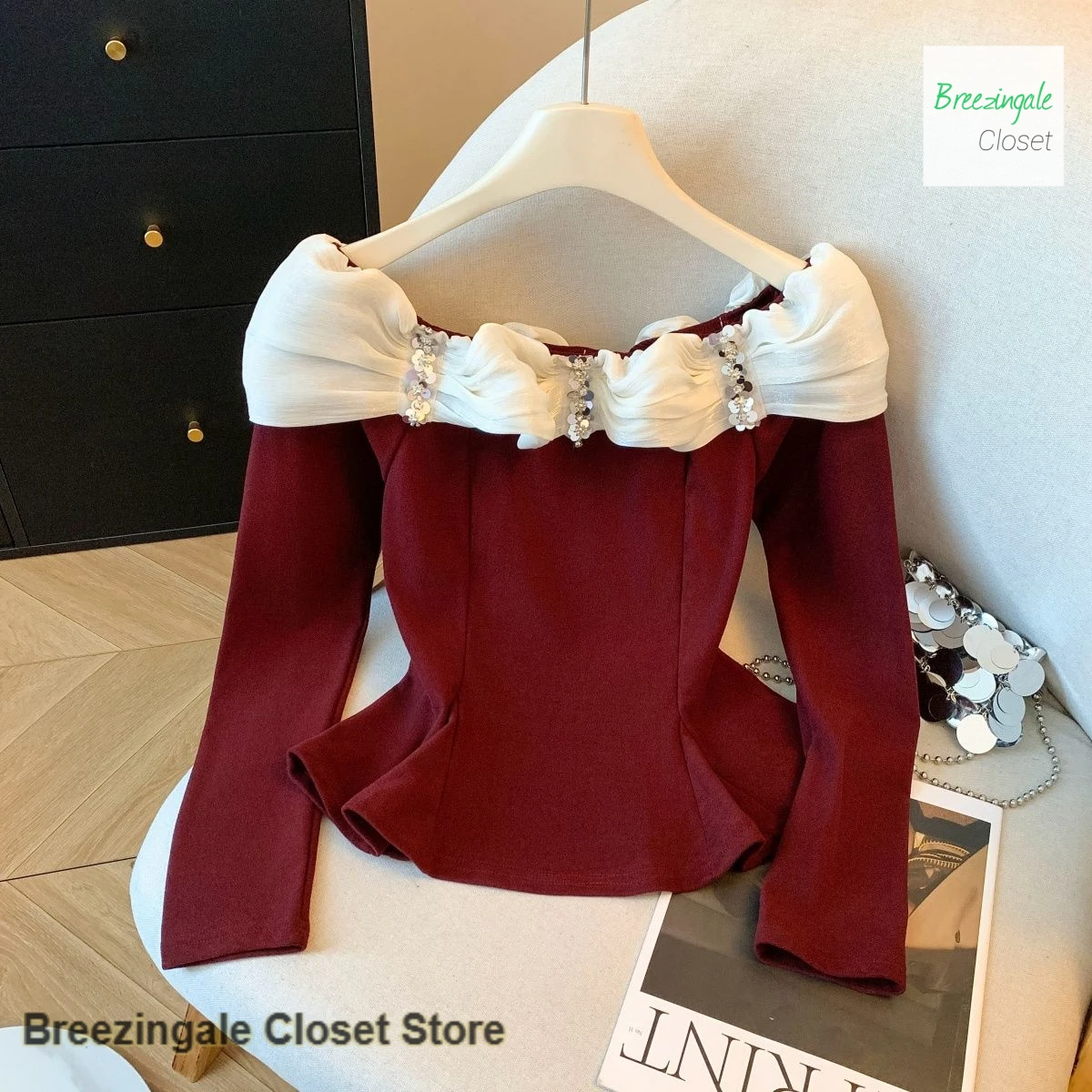 French-style small fragrance ruffled long-sleeved T-shirt women's autumn and winter new beautiful one-shoulder short blouse.