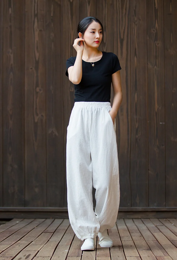 A/W vintage-style ramie harem pants. Stone-washed with a slubbed texture for yoga and casual wear.