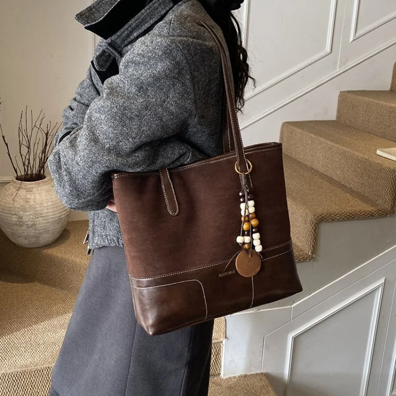 

Elite Ladies Messenger Bag Crafted From Dot-Moon Leather Featuring Casual Paraguay Spacious Soft Daily Refined Look​