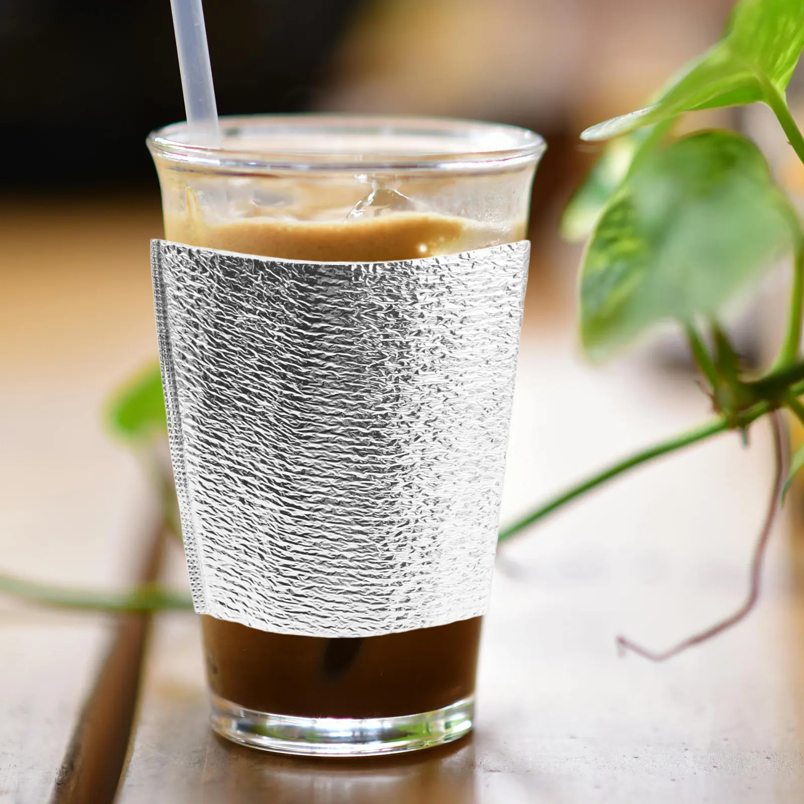 200Pcs Insulated Coffee Cup Sleeves 5.5x4.79 Inch Thermal Cup Sleeve for Hot Cold Drinks Reusable Decorative Anti Slip Travel