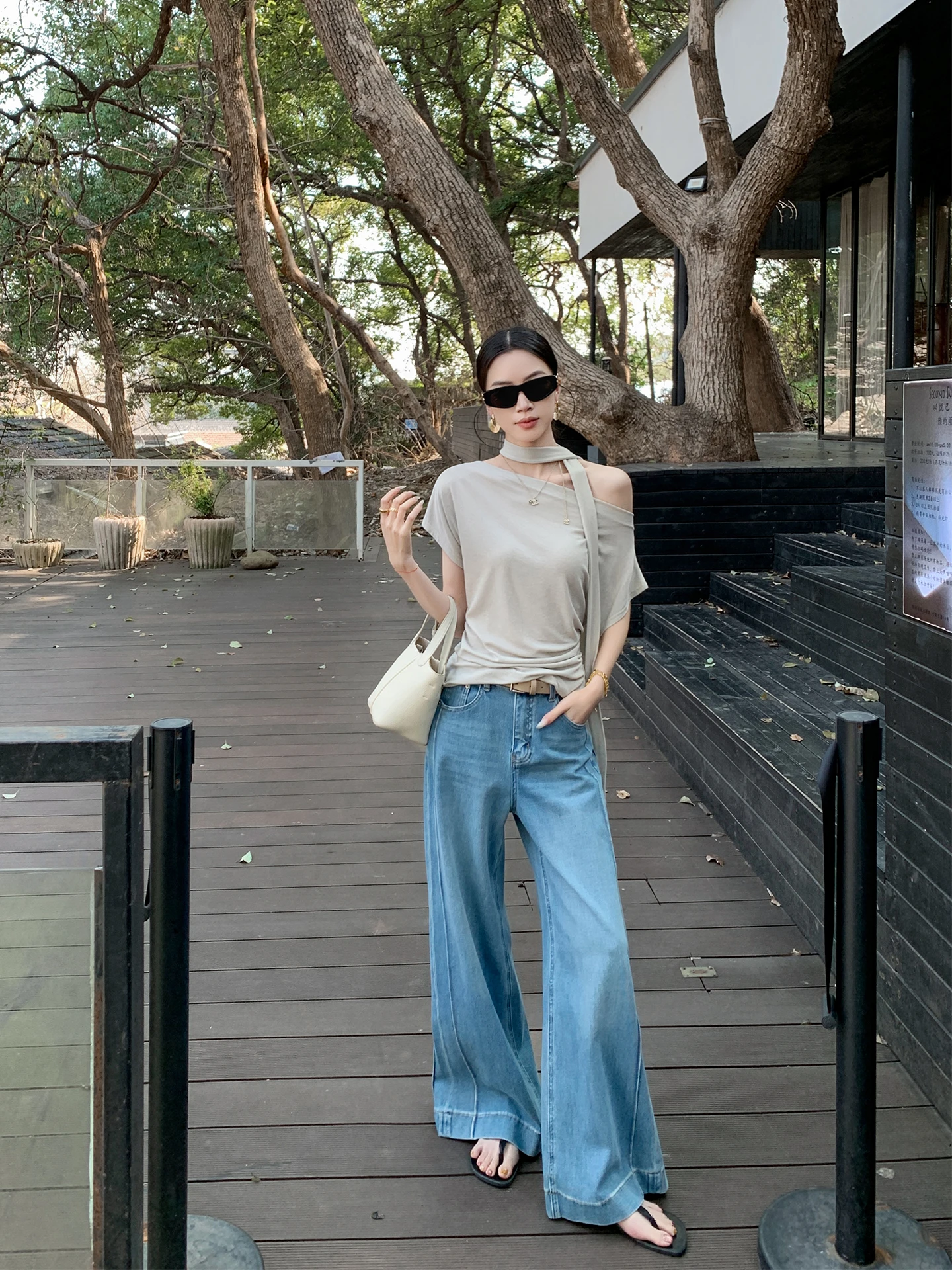 

Женские джинсы с высокой талией и широкими штанинами, летние, новые, свободные, струящиеся, прямого кроя, из денима, винтажные, с эффектом потертости, повседневные, с высокой талией, широкие брюки