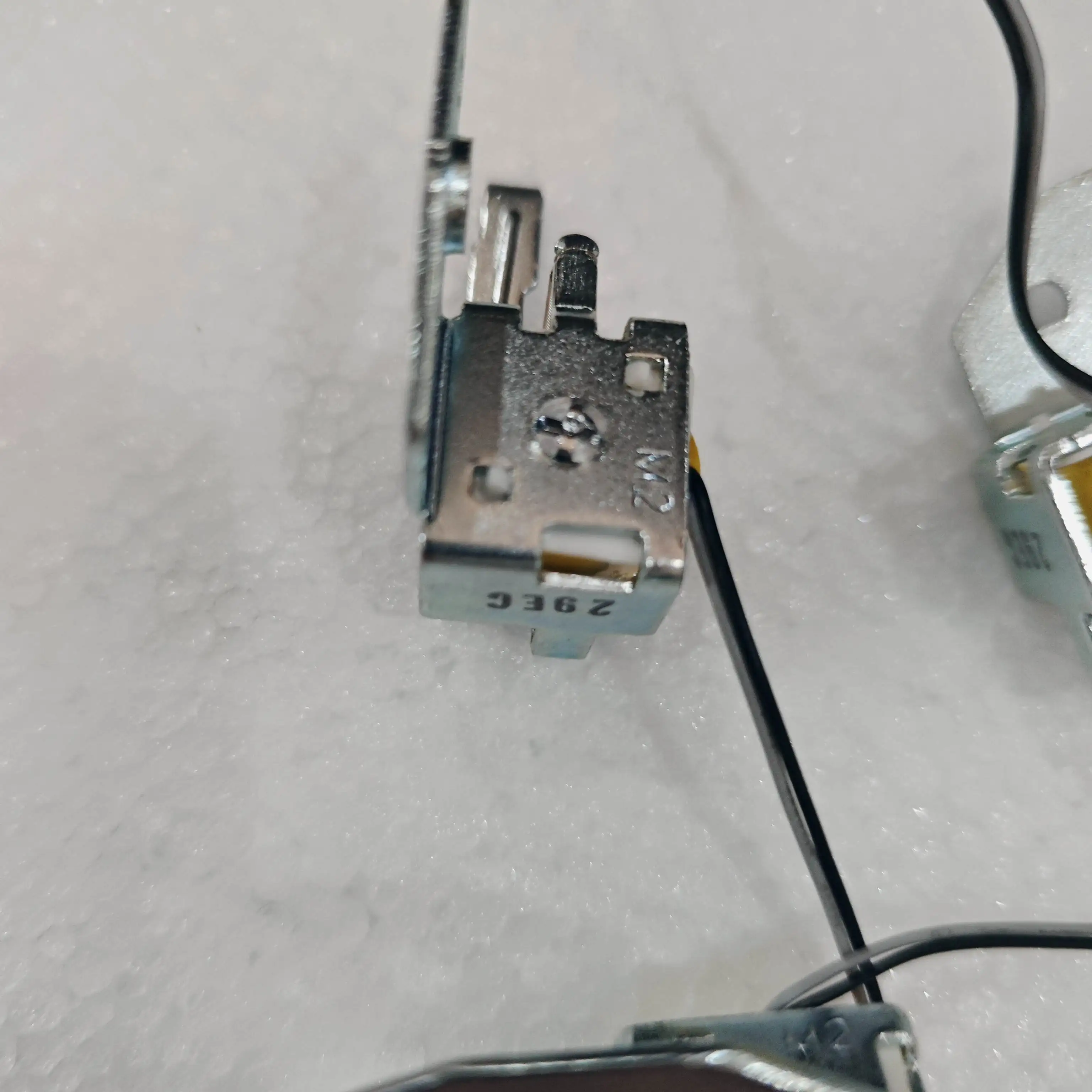 

1 соленоид JC33-00025B для Samsung CLP 360 362 363 364 365 367 368 CLX 3300 3302 3303 3304 3305 ML 1910 1915 2525 2540 2545