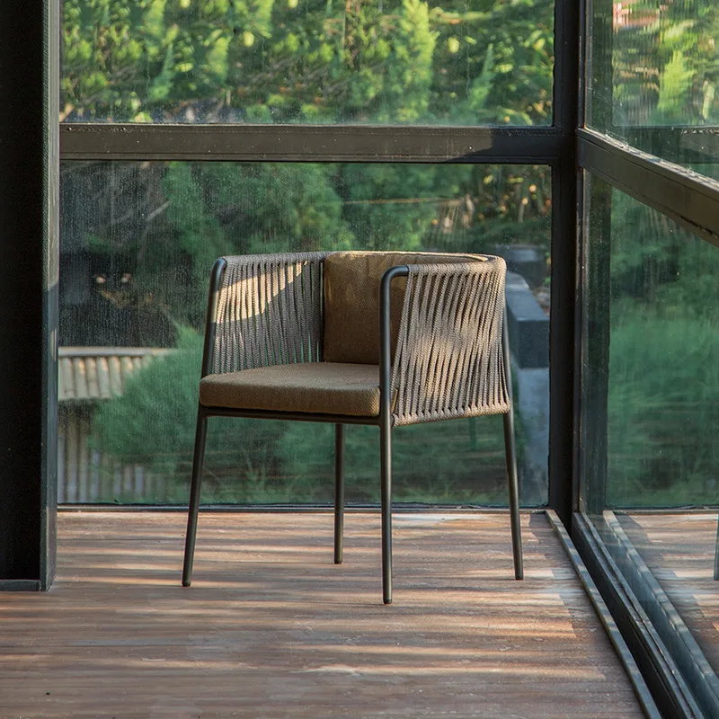 Outdoor-Tisch und Stuhl aus Aluminiumlegierung mit gewebtem Seil, Rattan-Freizeitstuhl