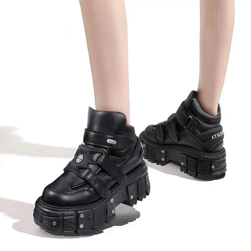 جديد فاسق نمط النساء أحذية الدانتيل متابعة كعب الارتفاع 6 سنتيمتر أحذية منصة امرأة ديكور معدني امرأة أحذية رياضية القوطية الكاحل روك الأحذية