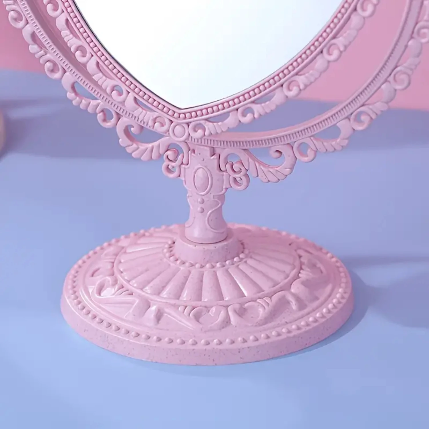 Elegant Vintage Heart-shaped Double-sided Vanity Makeup Mirror with Beautiful Design, Perfect for Desk and Tabletop Use in Bathr