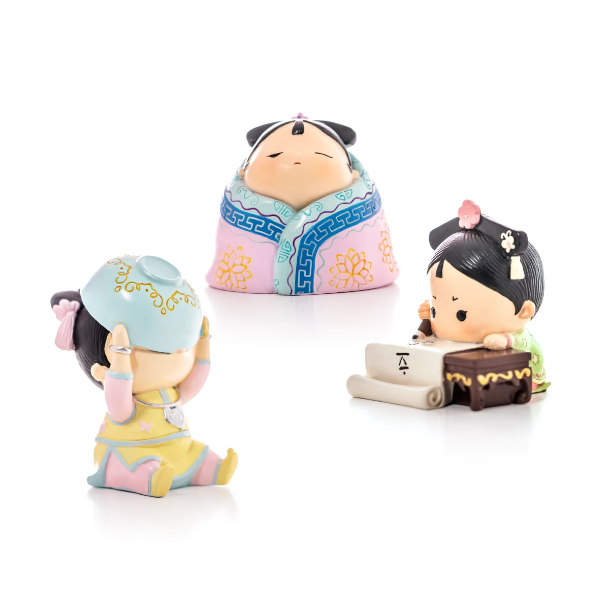 

Cute office desktop cultural and creative car ornaments from the little Princess of the Forbidden City for birthday gifts