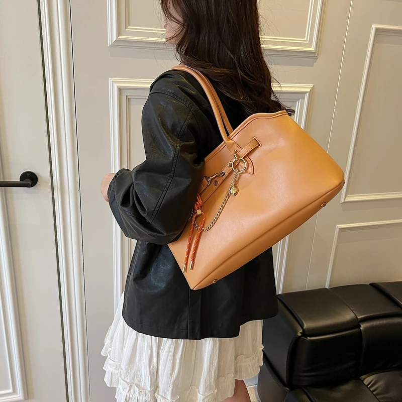 

Large Capacity Women's Shopping Zipper Bag Leisure Outdoor Ladies Fashion Handbag Luxurious Design Chain Strap Shoulder Bag