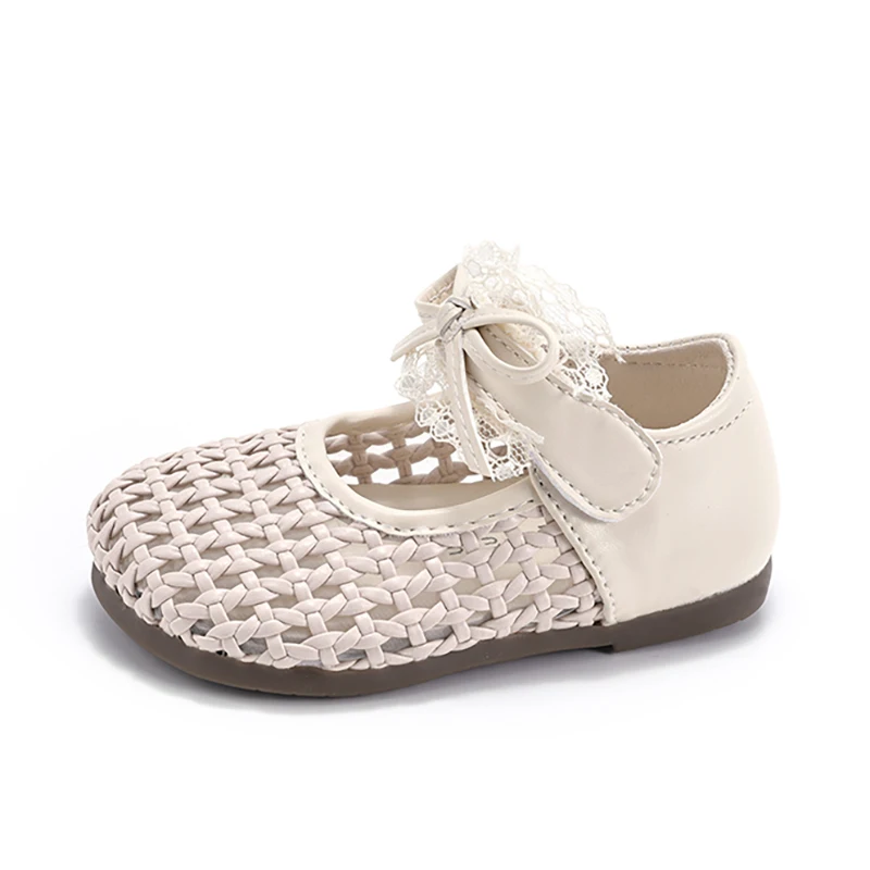 

2026 New Summer Girls Princess Sandals Woven Hollow Out Kids Beach Shoes Fashion Baby Flats