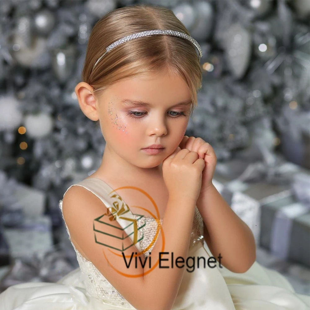 Cute Cream milwaupettorinestauncy crystals 3ennesilizer per natale 2023 New Simple Scoop Spaghetti Strap Tiered Flower Girl Dresses senza maniche muslimah feaby pantofole