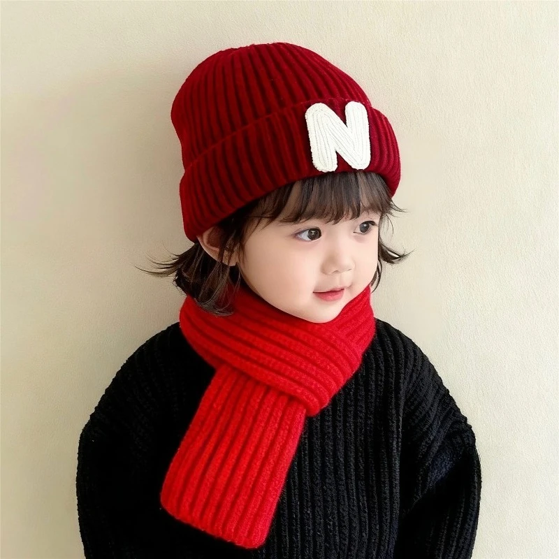 

Kids' Knitted Hat & Scarf Set: Unisex Red New Year Design – Warm Beanie for Toddlers, Perfect for Boys & Girls Autumn/Winter.