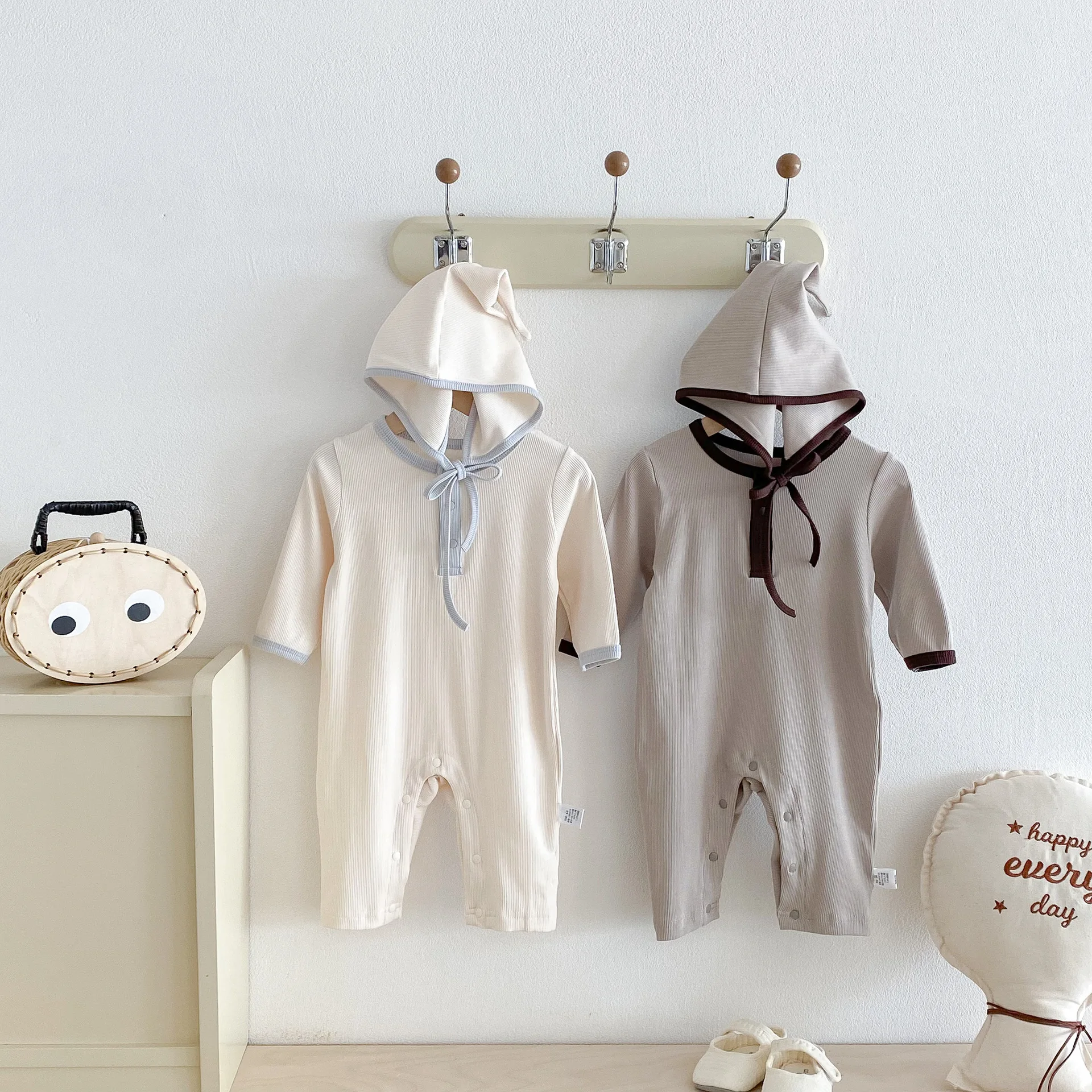 Baby Jumpsuit 2026 Spring and Autumn New Color Matching Baby Boy's One Piece Clothes Soft Girl's Climbing Clothes+Hat