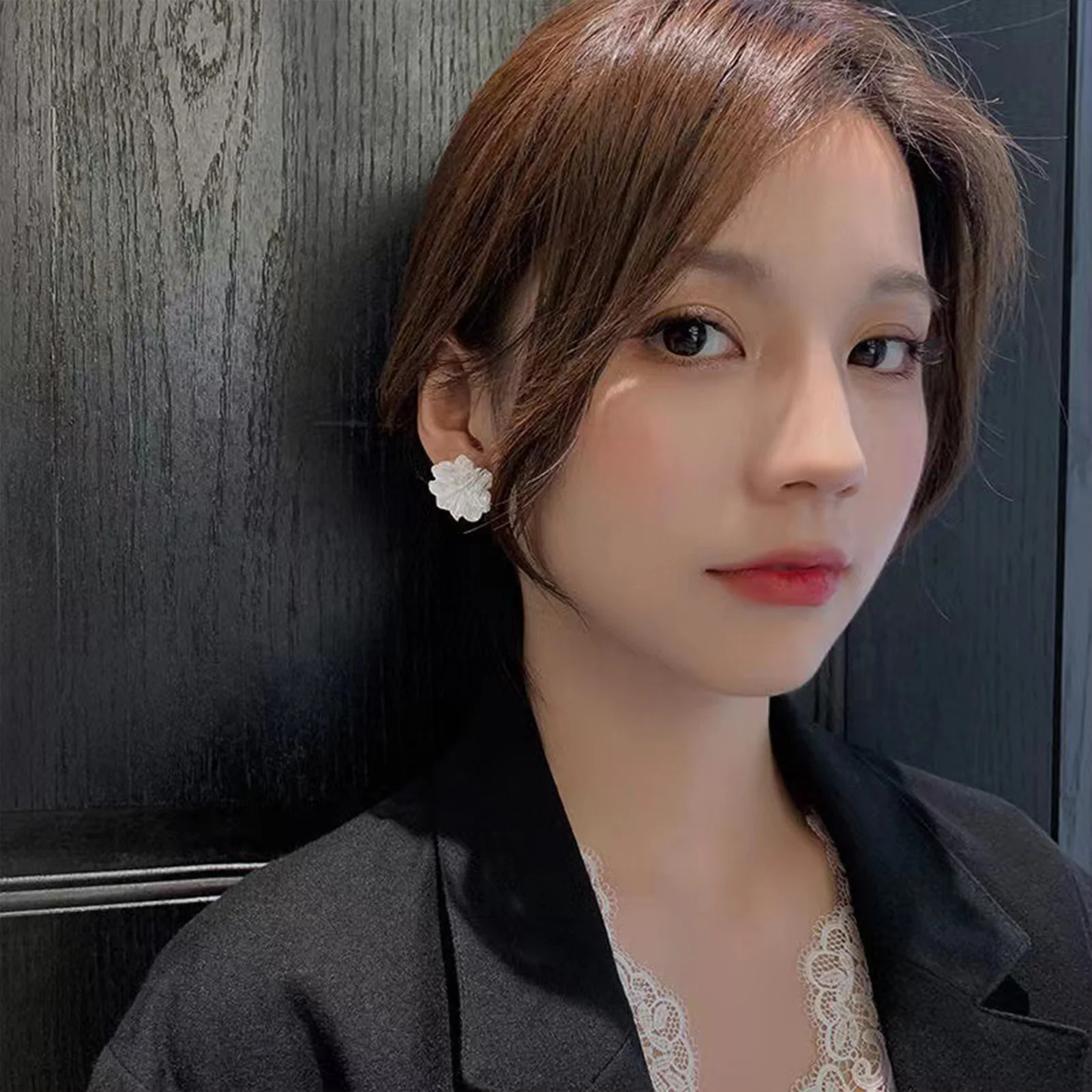 

Women Flower Studs Earrings Luxurious Style Flower Shape Plastic Earrings for Birthday Stage Party Show Balls