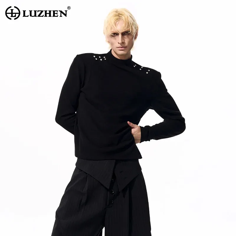 

LUZHEN Алмазный лоскутный декор, подплечники, тонкий вязаный пуловер с длинными рукавами, мужской пуловер, новинка 2025 года, элегантный темпераментный свитер JY4964