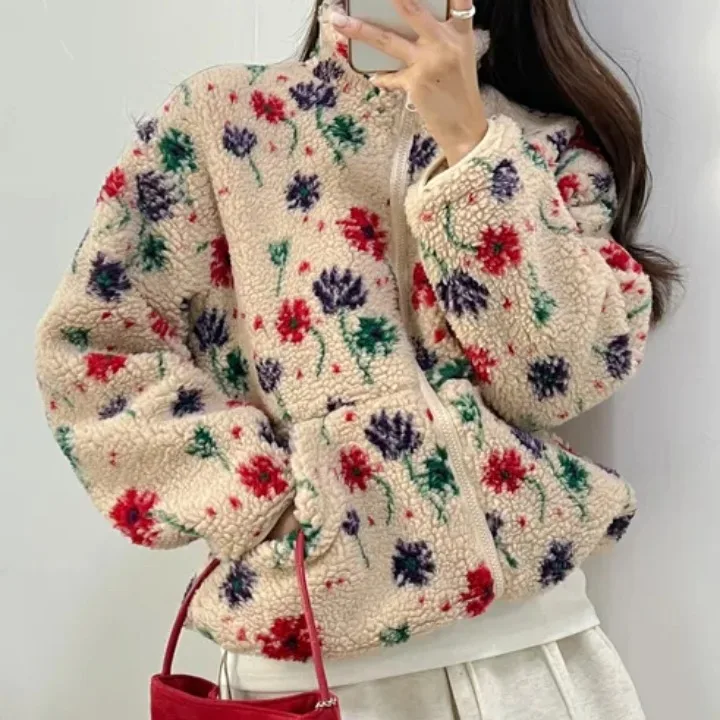 

Шикарная осенне-зимняя куртка из овчины, женская теплая теплая куртка с воротником-стойкой на молнии, свободная посадка, милая верхняя одежда с цветочной вышивкой