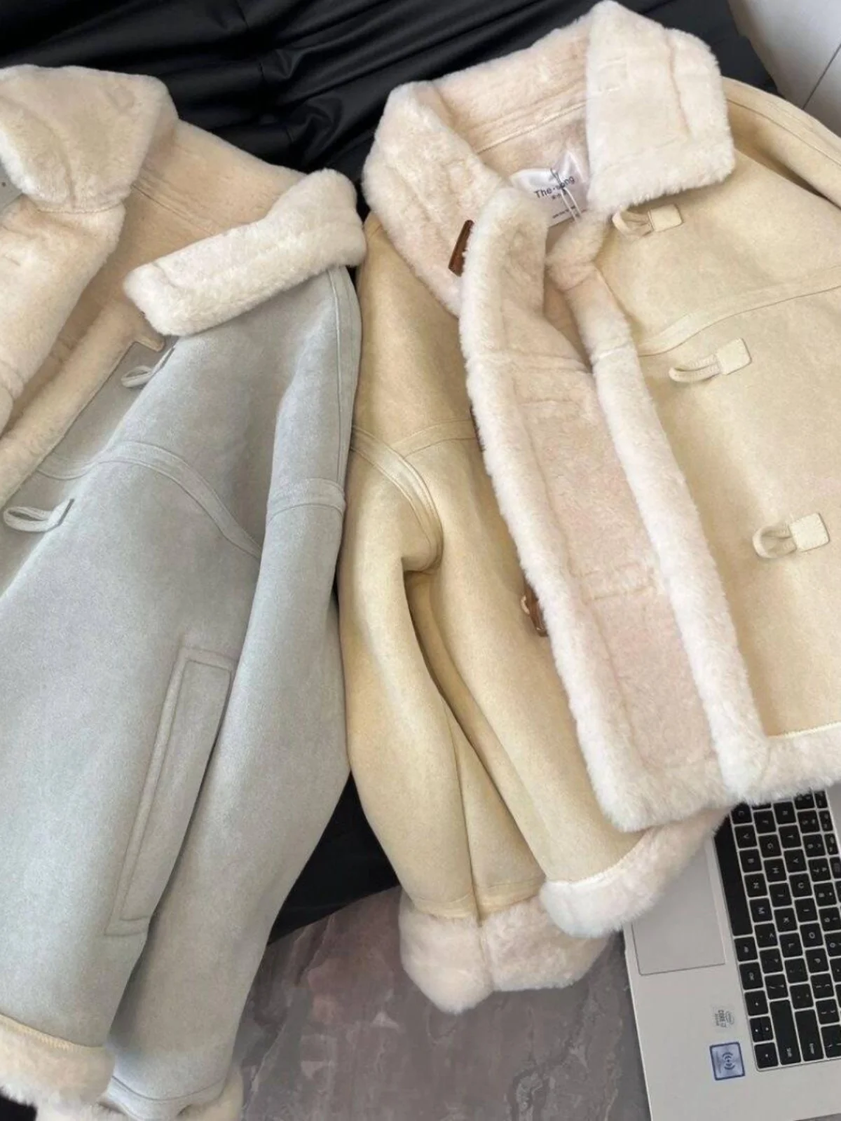 Cappotto da moto in pelliccia di agnello autunno inverno Jaet da donna foderato in Fce caldo abbottonato in pelle e pelliccia interma