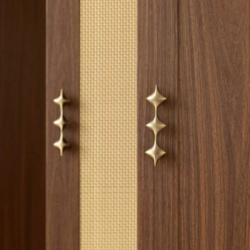 Massiver Metallgriff aus galvanisiertem Titan in Goldoptik, Messing, Einloch-Ziehgriff im Vintage-Stil für Kleiderschrank, Schublade, Schrank und Möbeltür. – Detail 7