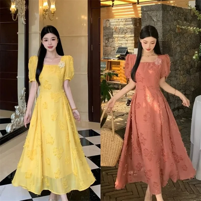 

Летнее платье феи с квадратным вырезом во французском стиле ретро, с цветочными узорами, чтобы показать темпераментное платье для похудения, элитное платье