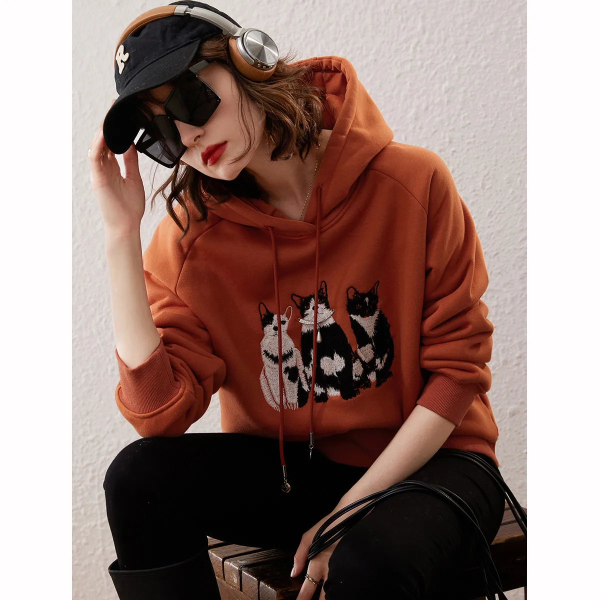 LOUIS YAO Felpe con cappuccio da donna larghe a maniche lunghe in peluche 2025 Felpe invernali Cute Cat Ricamo con coulisse Pullover con cappuccio Top