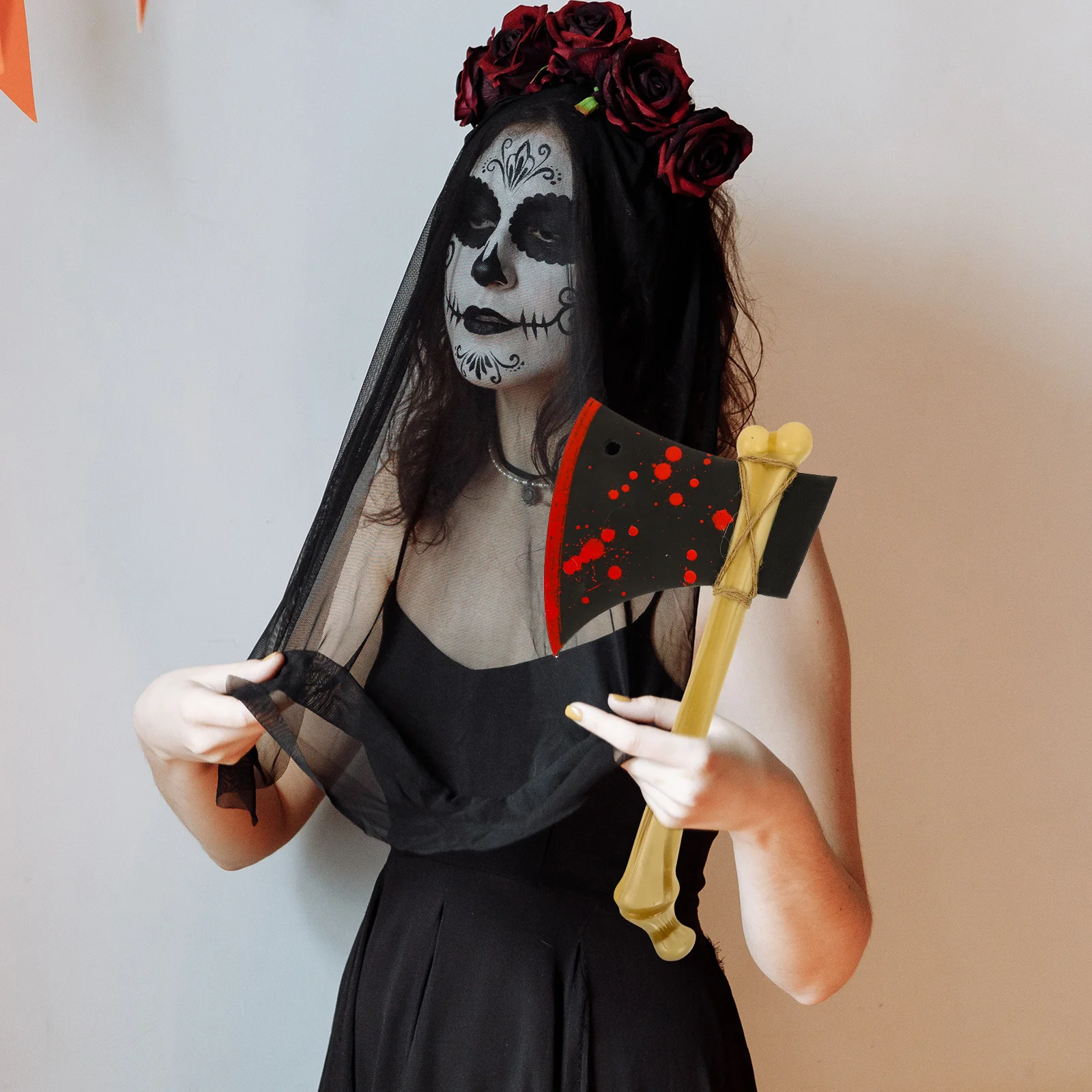Accessoire de hache d'halloween, accessoire de Cosplay réaliste, artisanat exquis, détails fins, sûr pour les fêtes, maisons hantées, arrière-plans de scène