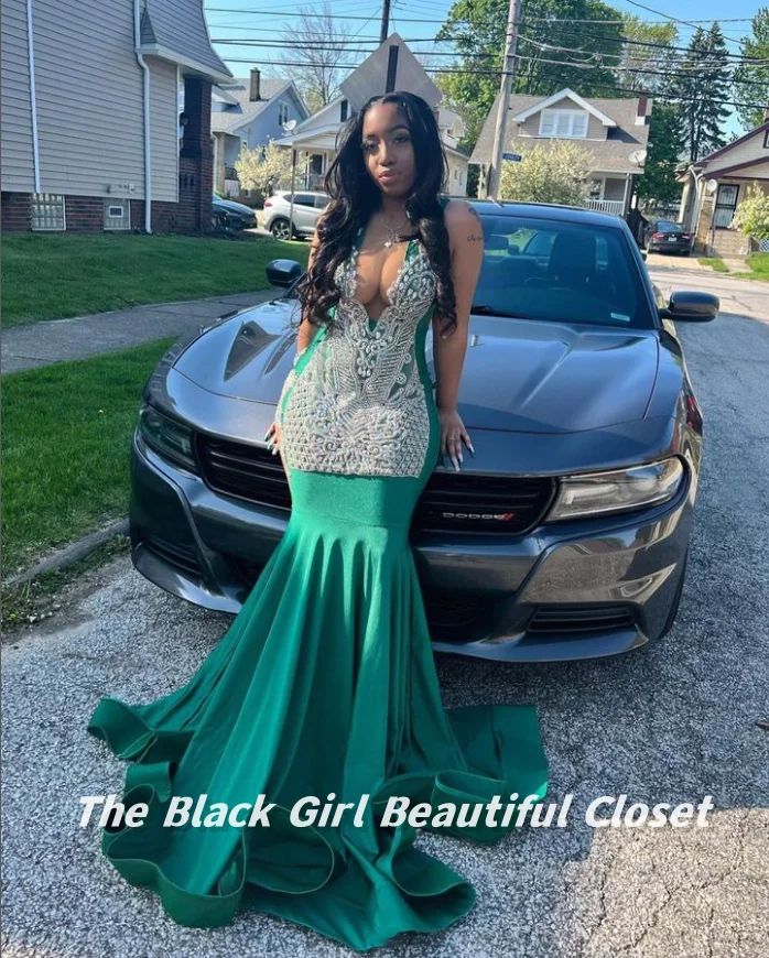 Luxury Dark Green Prom Dresses Black Girls Diamonds Beaded Sequins Decoration Party Gowns v-Neck Applique Mermaid Gowns