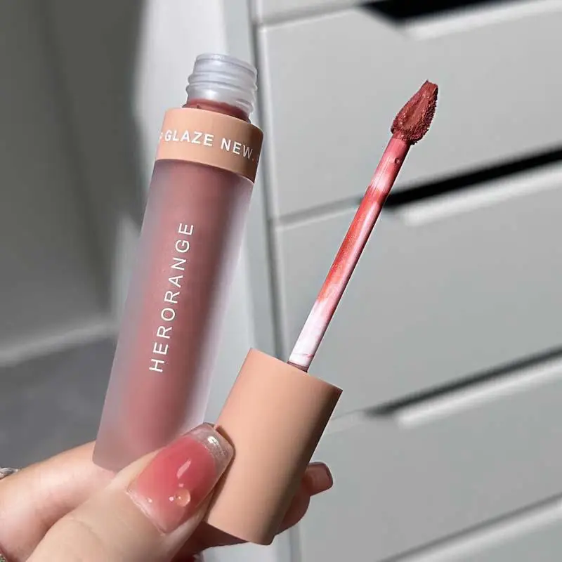 Rossetto Liquido Opaco HERORANGE, Impermeabile, Effetto Velluto, Lunga Durata, Alta Pigmentazione, Colore Pasta di Fagioli, Lucidalabbra per Trucco