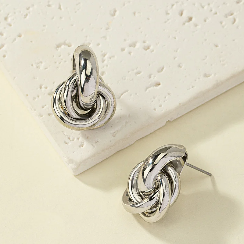 Vintage Gold Color Plated Knot Hoop Earring for Women Shiny Plating Trendy Earring Stud Cute Daily Wear Jewelry Gifts