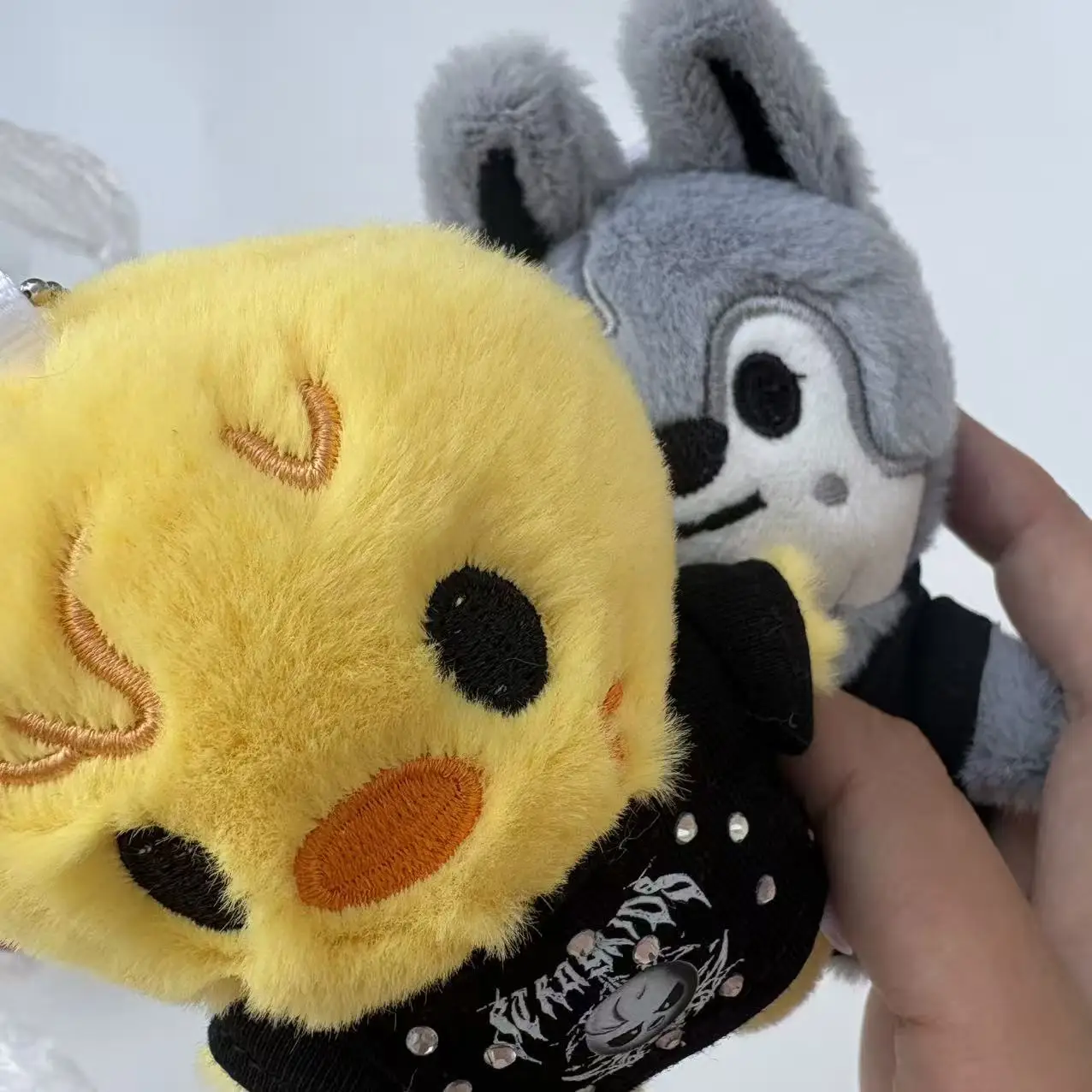 SKZOO Verdwaalde Kinderen Sleutelhanger Kwade Badge met Diamant T-shirt Idool Concert Stijl SKZ Fan Collectie Kindercadeau