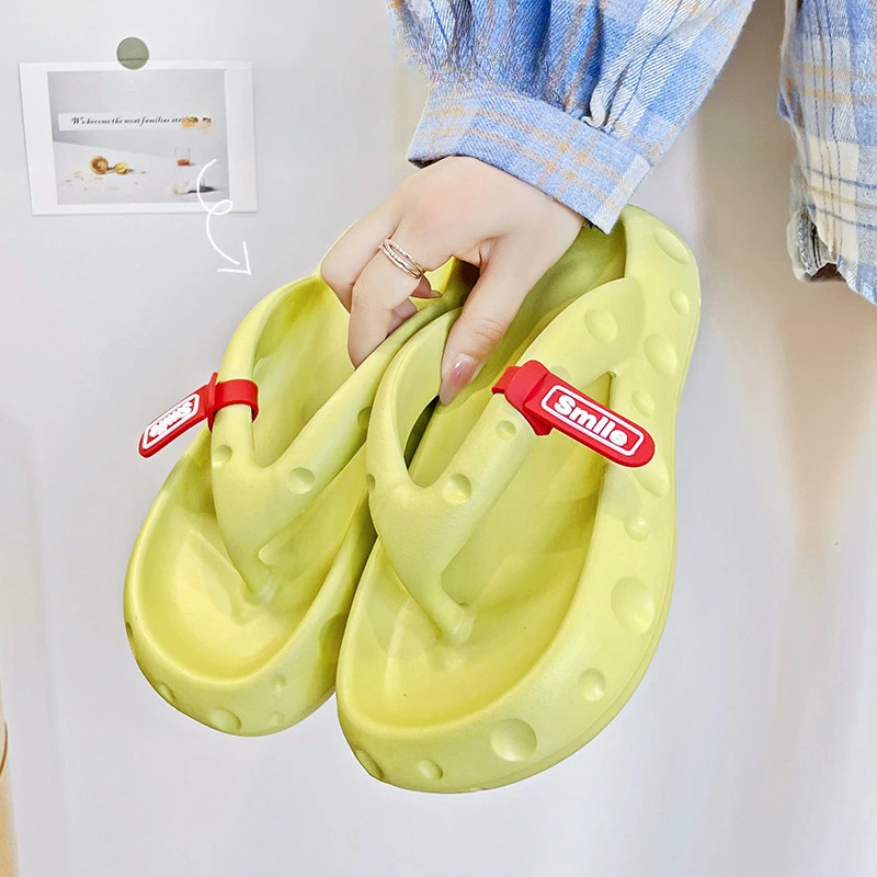 2023 New Flip Flop Women's Summer Fashion Leisure Clip Foot Home Indoor Anti Slip Flat Bottom Bathroom SANDALS Bath Sandals