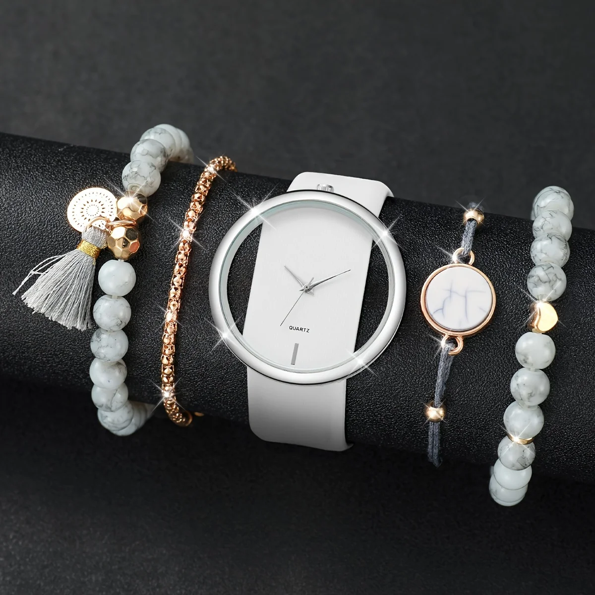 5 ชิ้น/เซ็ตผู้หญิง Hollow Out แฟชั่นนาฬิกาควอตซ์ Analog PU นาฬิกาข้อมือหนังและสร้อยข้อมือลูกปัด, ของขวัญสําหรับแม่ของเธอ