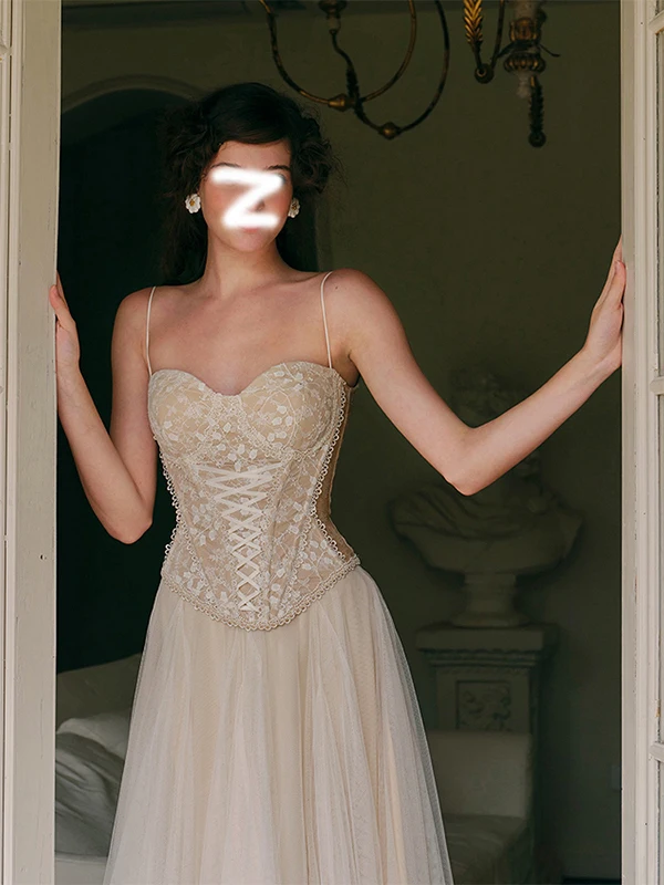 เสื้อกล้ามลูกไม้ปักลาย Pure Desire Spicy Girl พร้อมซับในขนสัตว์สำหรับผู้หญิง ทรง Beau Ba Tube Top รุ่น Svel irt