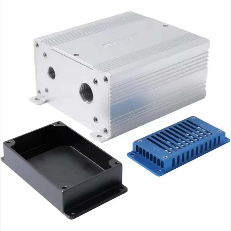 جزء الضميمة المعدنية المؤكسدة السوداء المُشكَّلة باستخدام الحاسب الآلي للمعدات الصناعية مكون معدني مطحون بدقة باستخدام الحاسب الآلي مع فتحات للثقوب