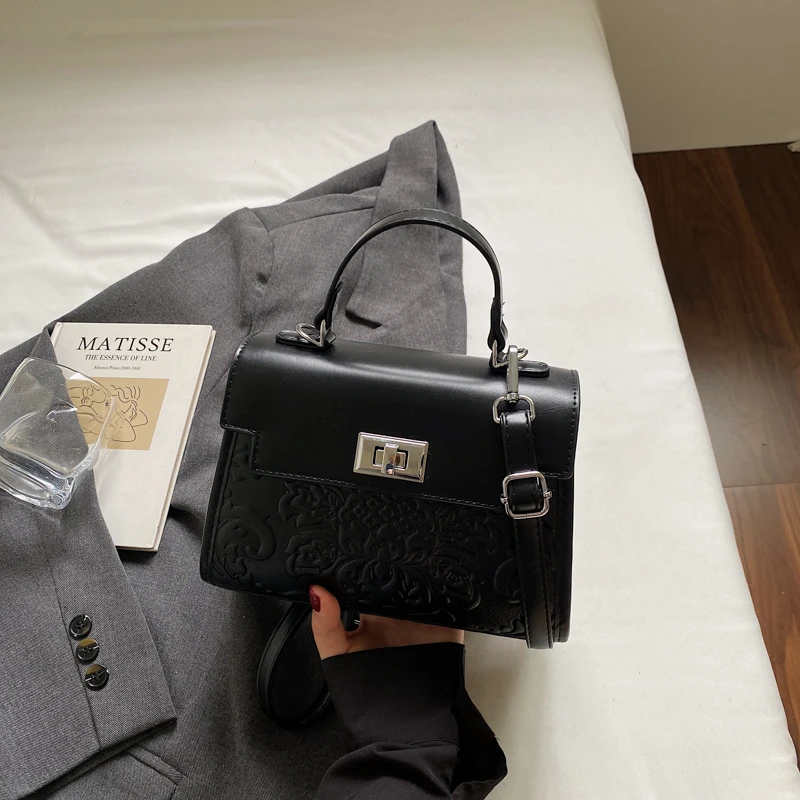 

Elegant Minimalist Leather Crossbody Bag For Women Vintage Paris Style And Solid Color Finish