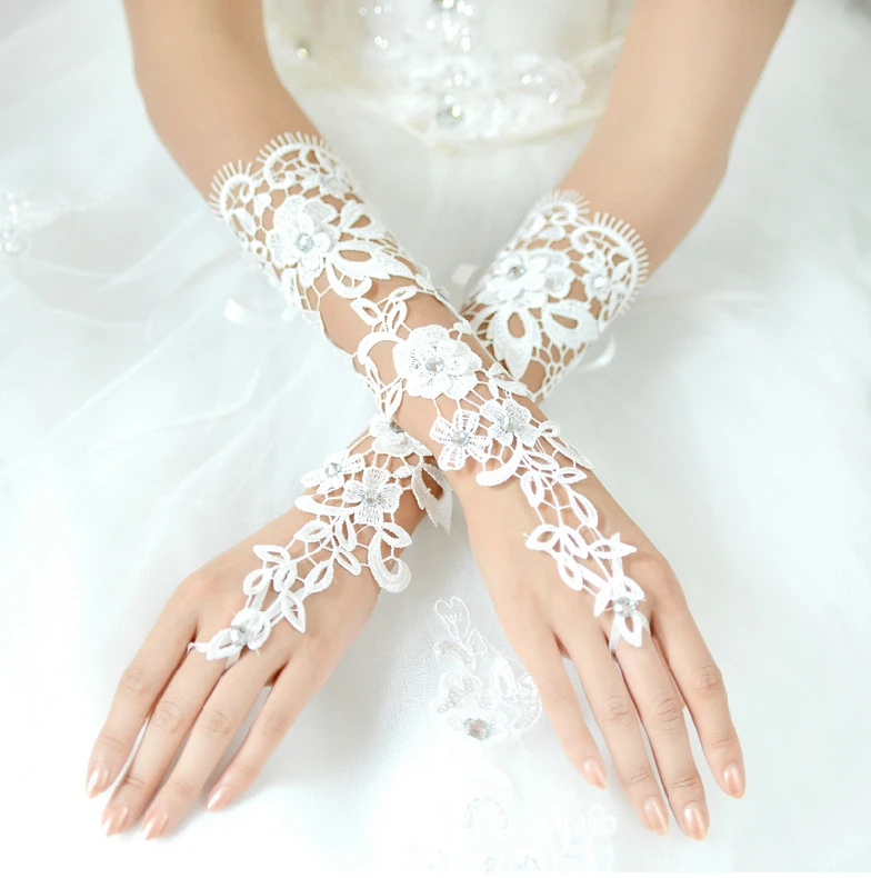 Witte Bruiloft Handschoenen Voor Vrouwen Nieuwe Collectie Bridal Party Gifts Lace Geappliceerd Vingerloze Handschoenen