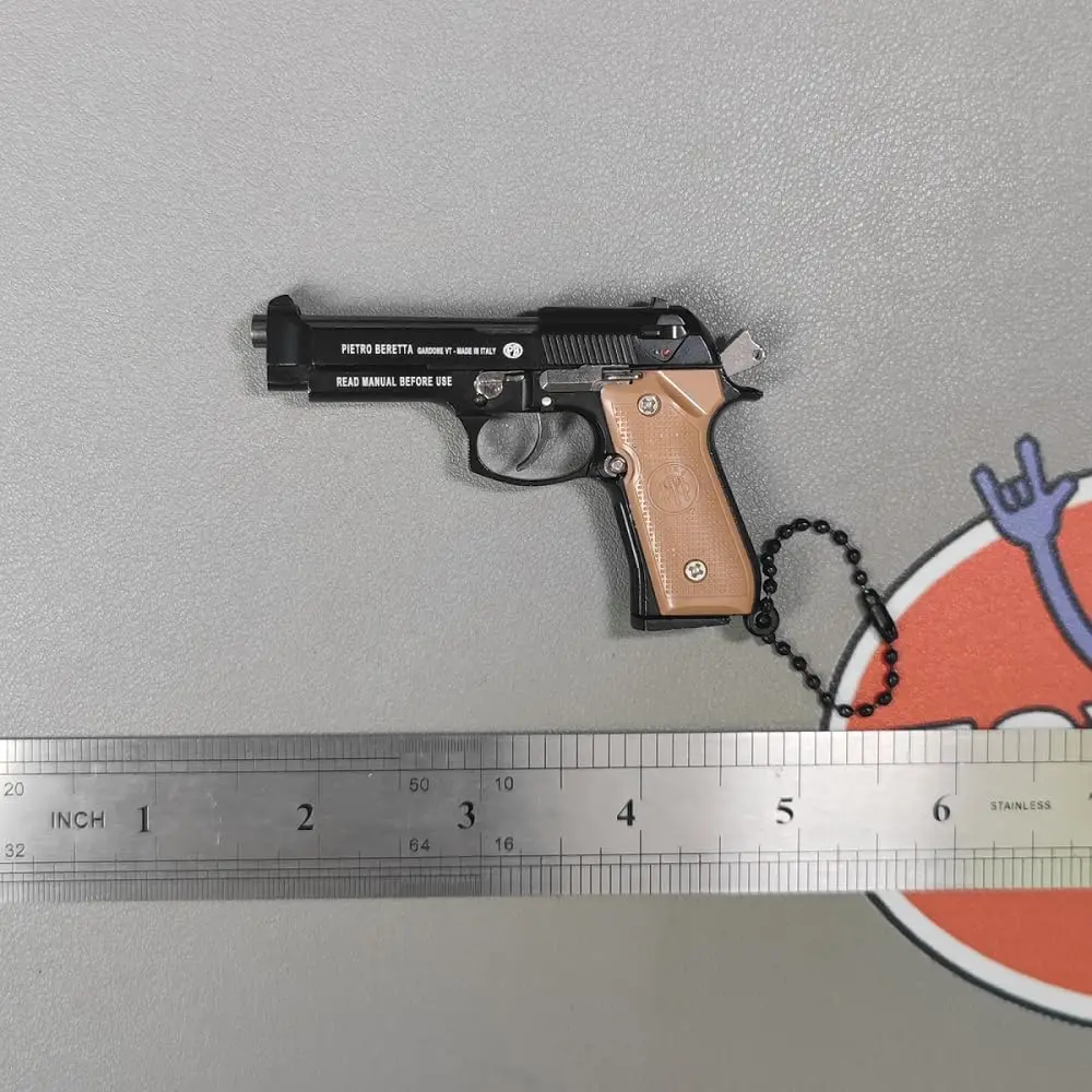 Pistolet akcesoria do breloków w kształcie breloczka taktyczny mały brelok w kształcie Model prezent metalowy brelok na prezent wisiorek dla mężczyzn