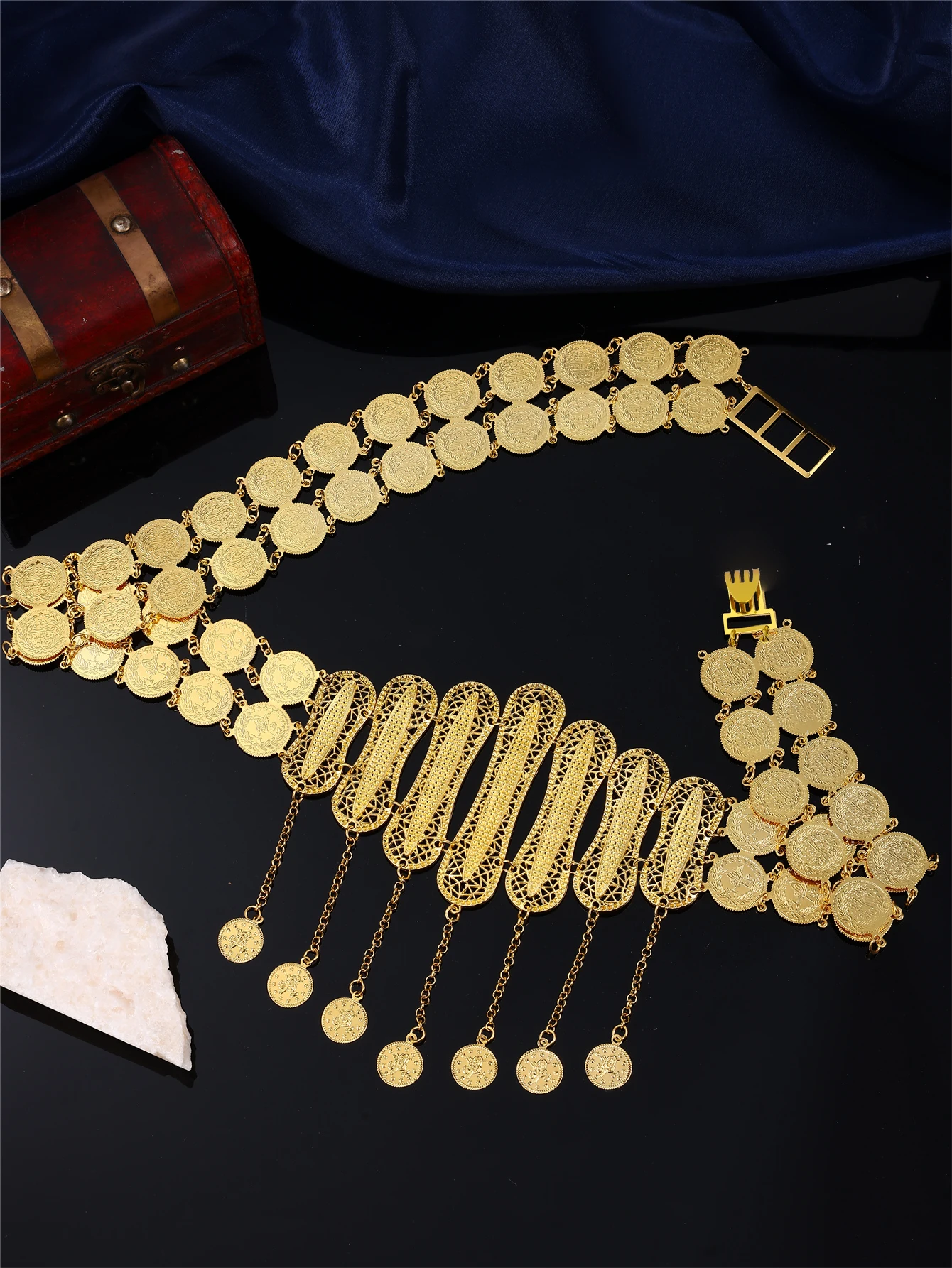 1 Piece of Court-Style Women's Robe Belt, Hollow-Carved, with 7-Piece Splicing Design, Ottoman Coin Tassel Pendant, Jewelry Waist Chain for Arab Women to Wear in Weddings and Festivals