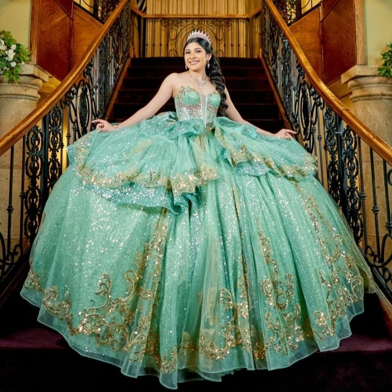 فساتين Quinceanera لامعة باللون الأخضر النعناعي ثوب حفلة قبالة الكتف مزين بالدانتيل مطرز بالكريستال تول مشد حلو 16 فستان فيستدو